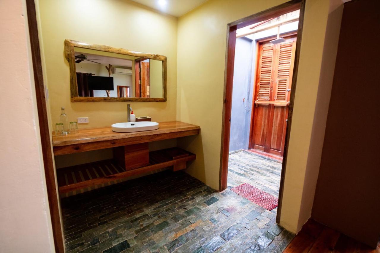 Nakabalo Guesthouse & Restaurant Сикиджор Екстериор снимка